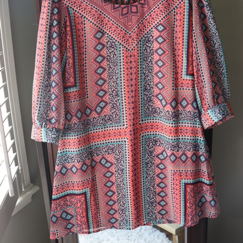 Patterned Dress - Picture 5 of 6